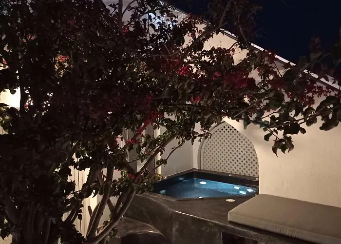 Sensia Luxury With Hot Tub