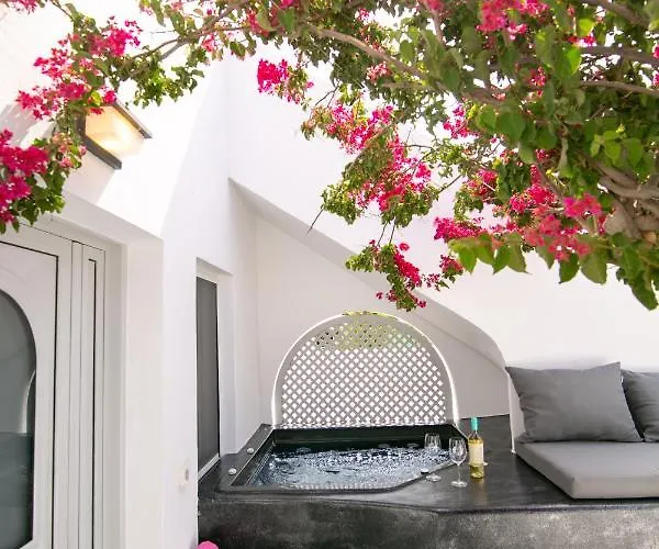 Sensia Luxury With Hot Tub Oia